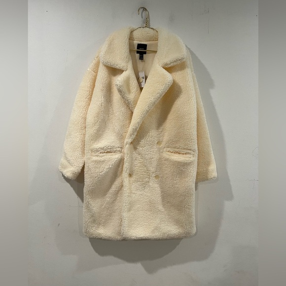 Forever 21 Jackets & Blazers - Forever 21 Casual Beige Teddy Coat with Pockets Sz L NWT